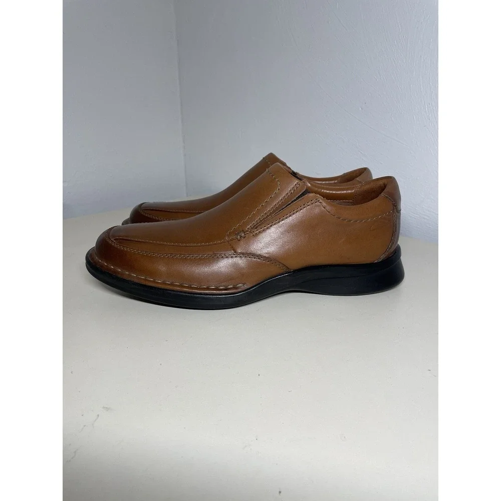 Clarks 14885  Mens Brown Leather Slip On Dress Loafers Shoes Size 91M Square Toe